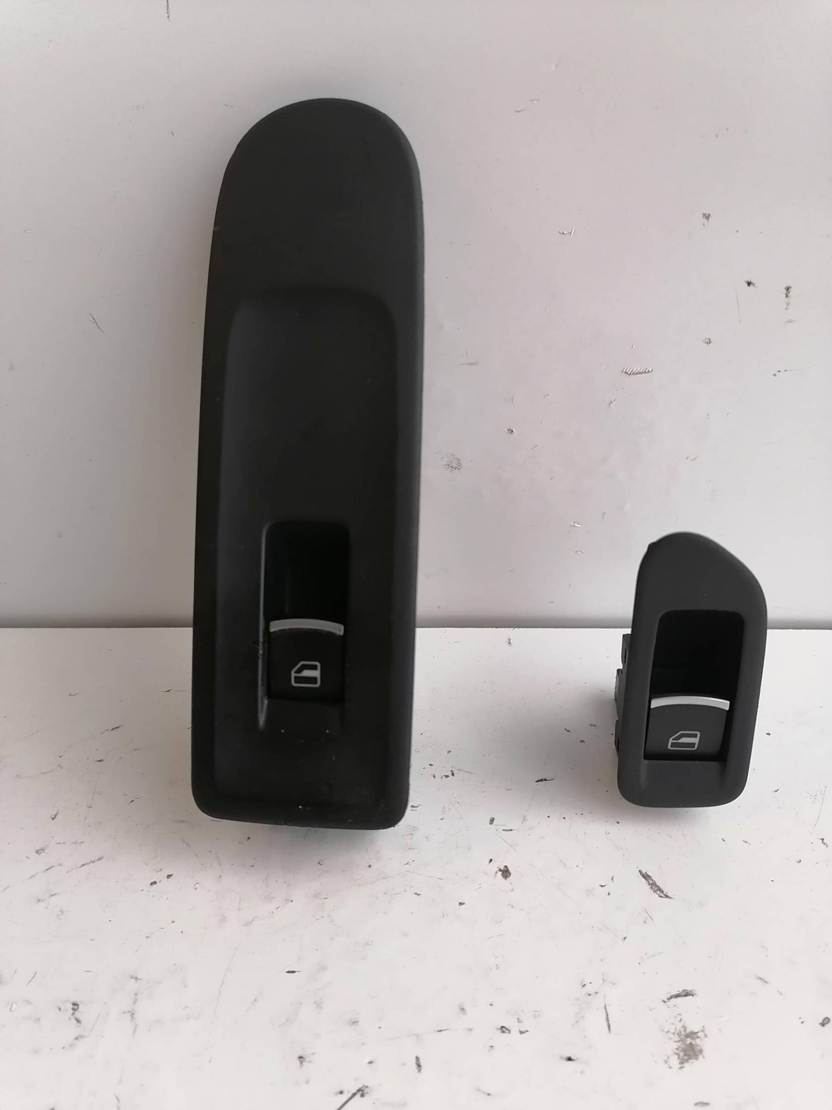 Interruttore alzacristalli porta ant.